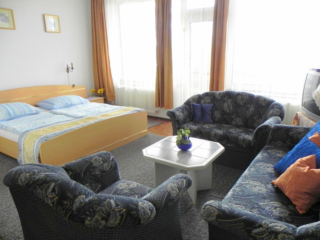 Monika Panzio Hotel Tata Eksteriør billede