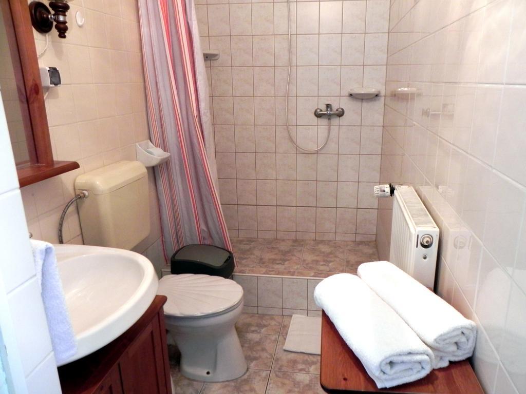 Monika Panzio Hotel Tata Eksteriør billede