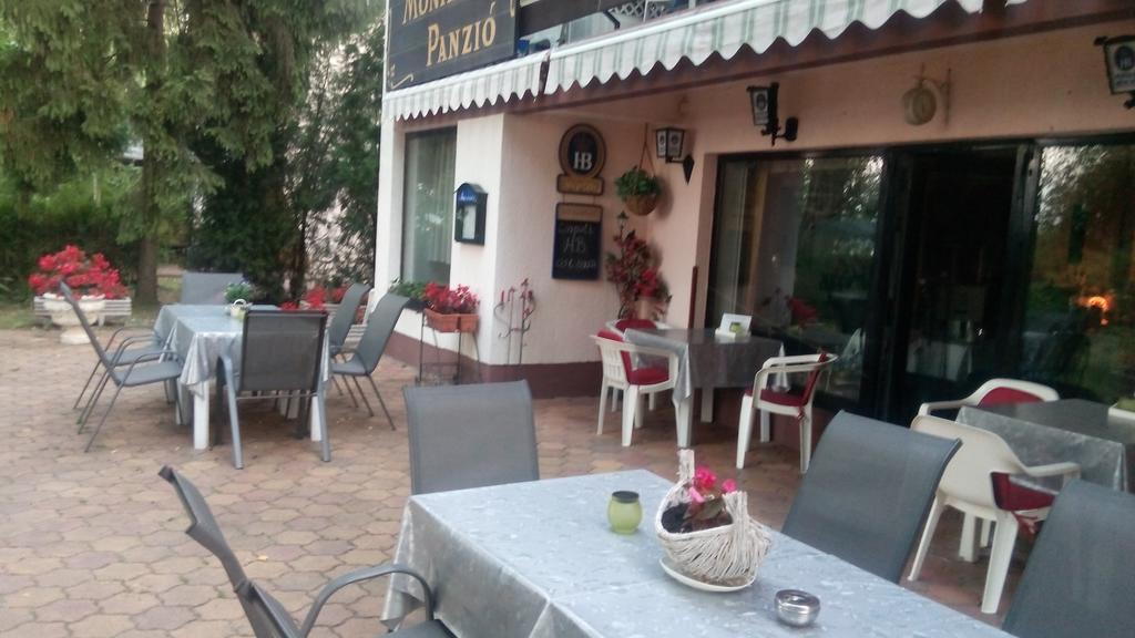 Monika Panzio Hotel Tata Eksteriør billede